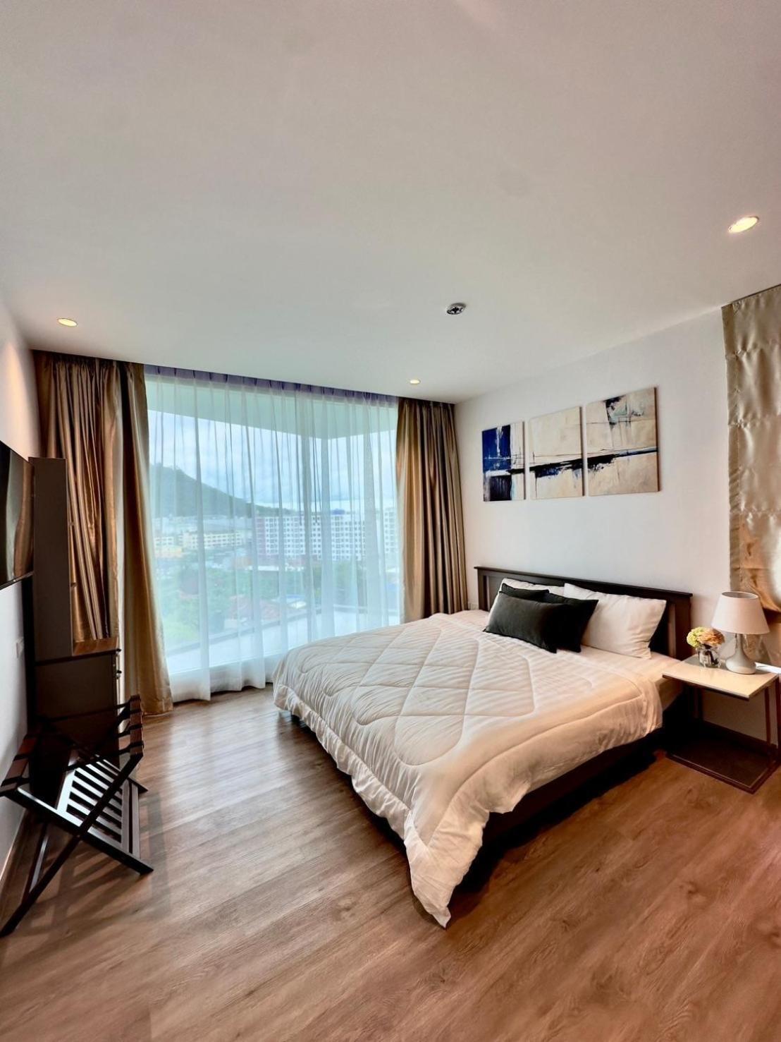 2br 4beds Luxury Pool & Fitness *